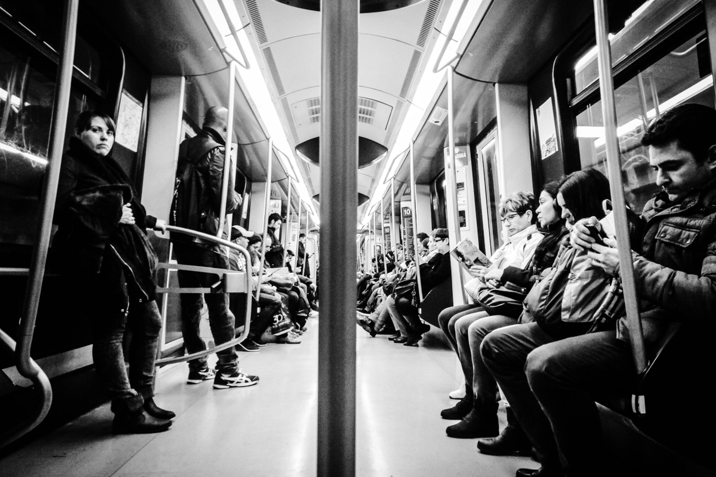 nº24 "Historias del metro" por Chus Martin - Imagen 10